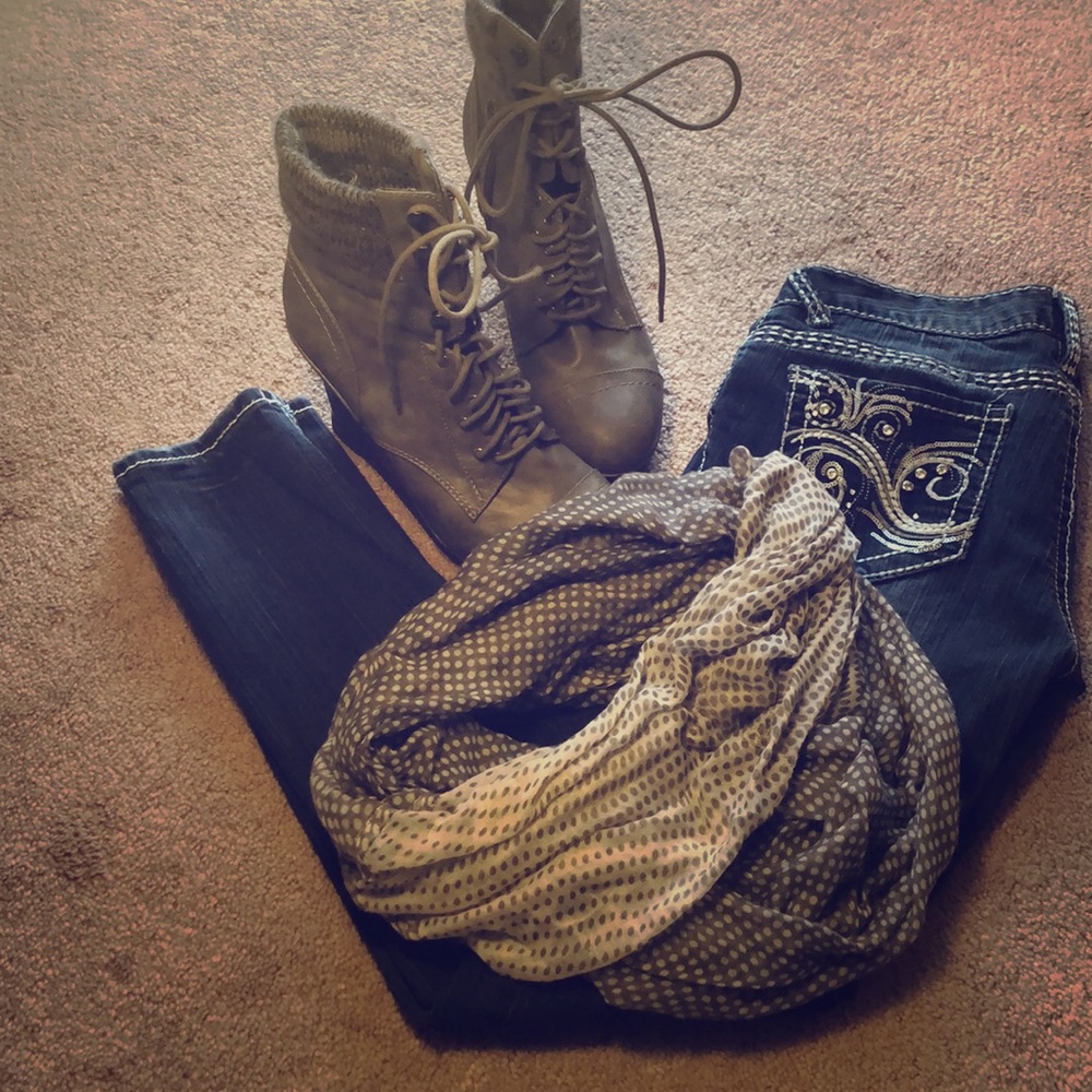 Mossimo size 10 wedge boot